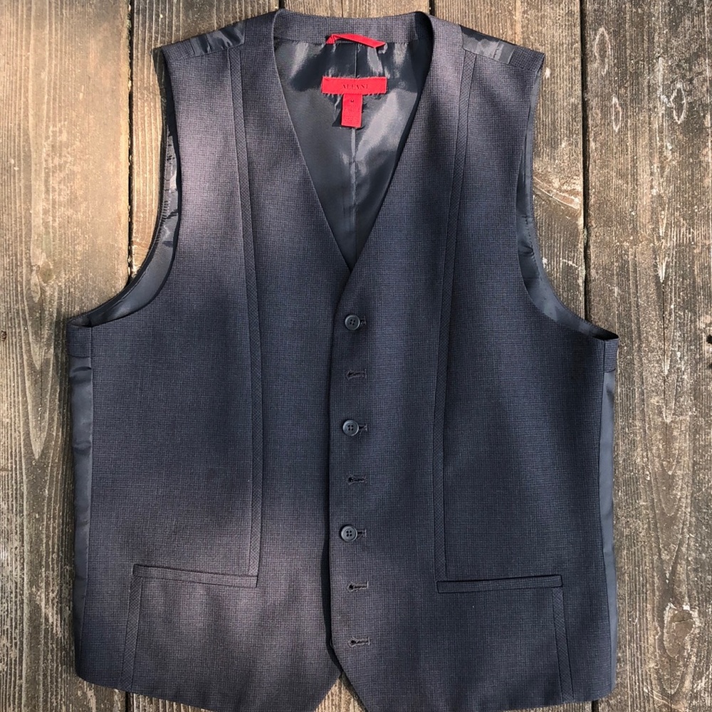 Men’s dark grey Alfani vest